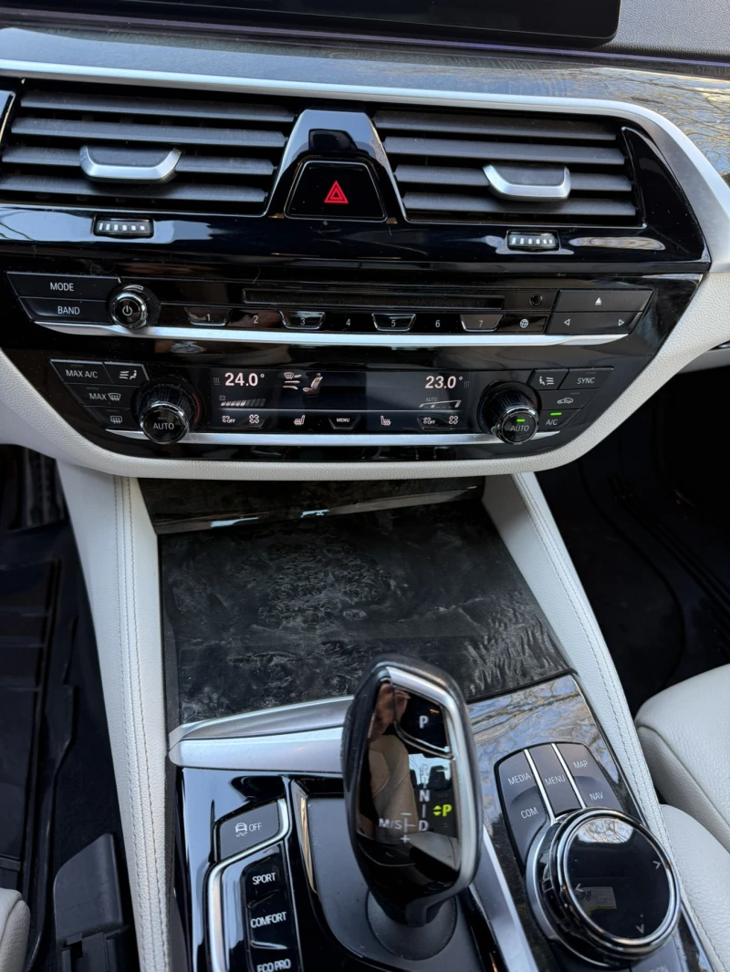 BMW 530 Xdrive, снимка 12 - Автомобили и джипове - 53289345