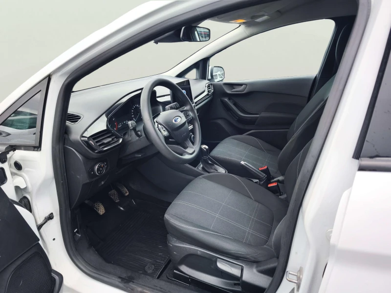 Ford Fiesta 1.1, снимка 15 - Автомобили и джипове - 53429503