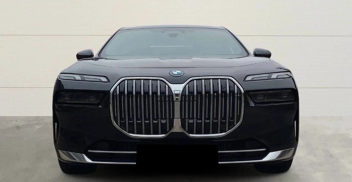 BMW 750 e xDrive, снимка 1