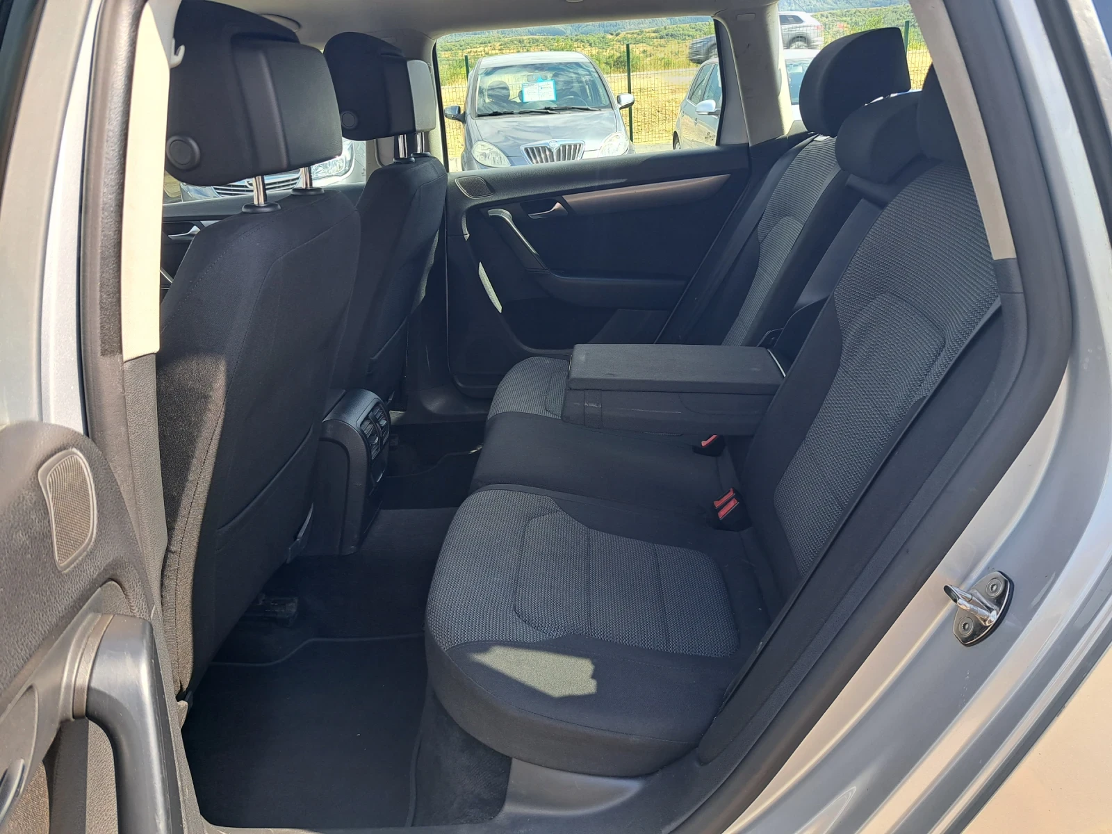 VW Passat 1, 6 tdi | Mobile.bg — изображение 12