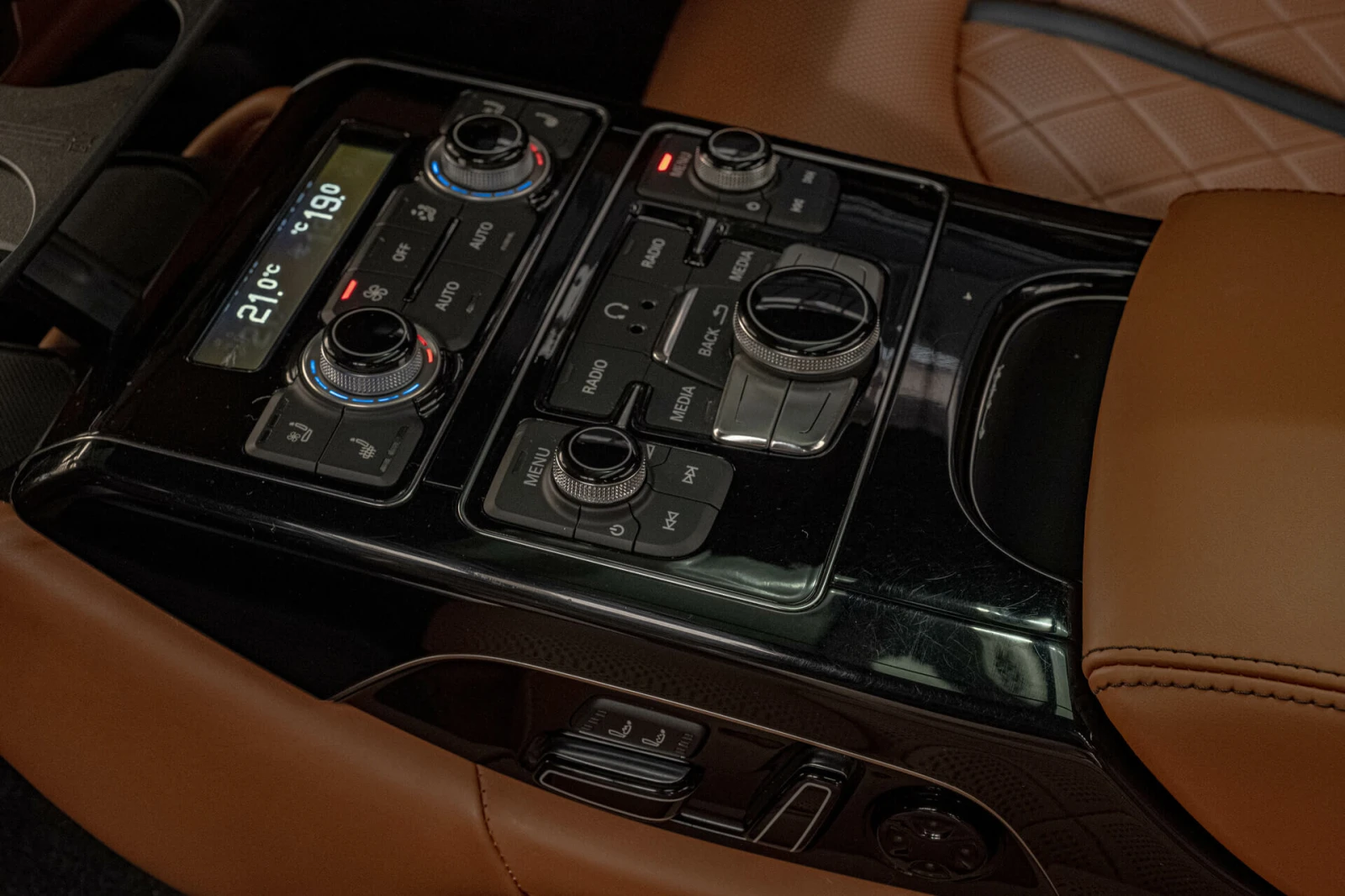 Audi A8 4.2TDI/RSE/B&O/LONG/Алкантар/Night Vision/Design S - изображение 10