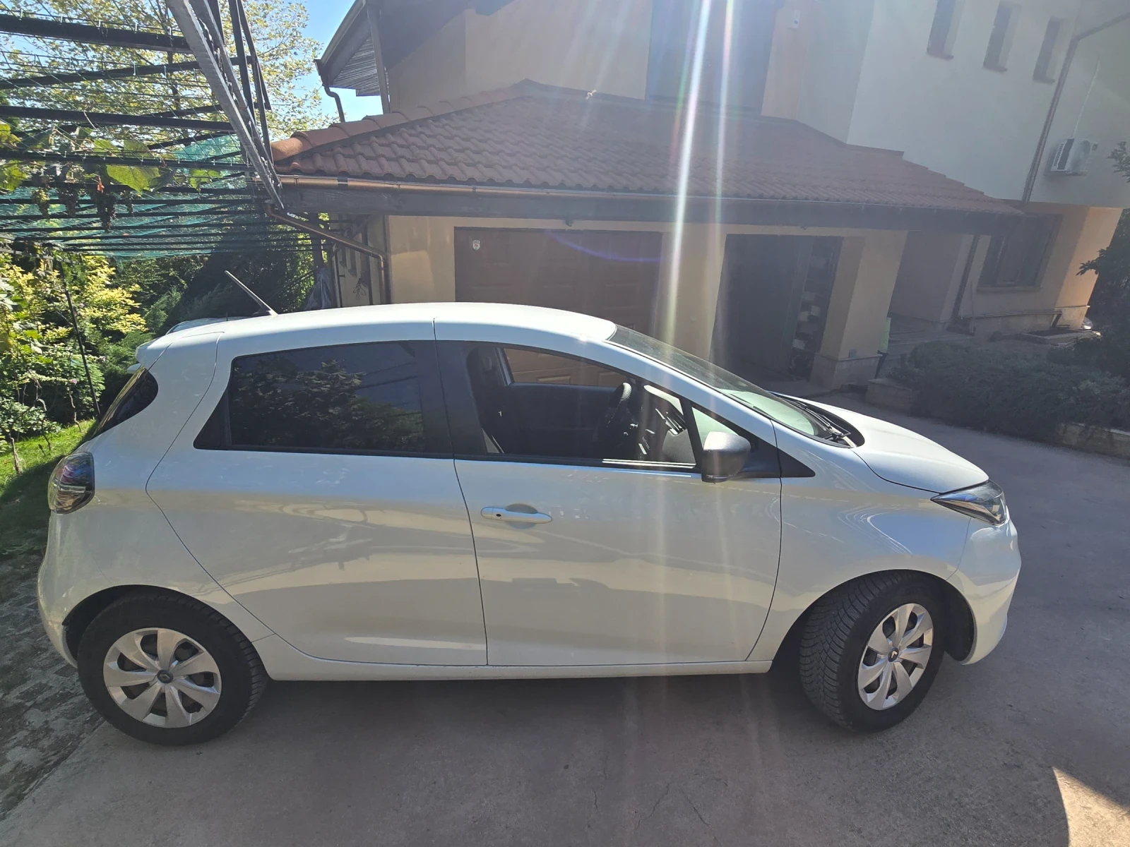 Renault Zoe 52kw/NAVI/ТЕРМОПОМПА/ПАРКТРОНИК! - изображение 3