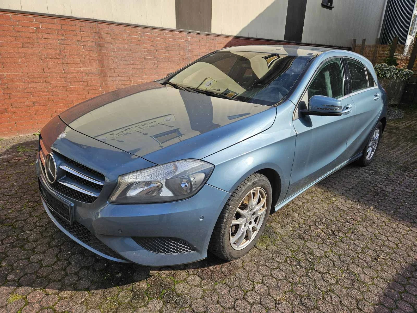 Mercedes-Benz A 180 Лек - изображение 2