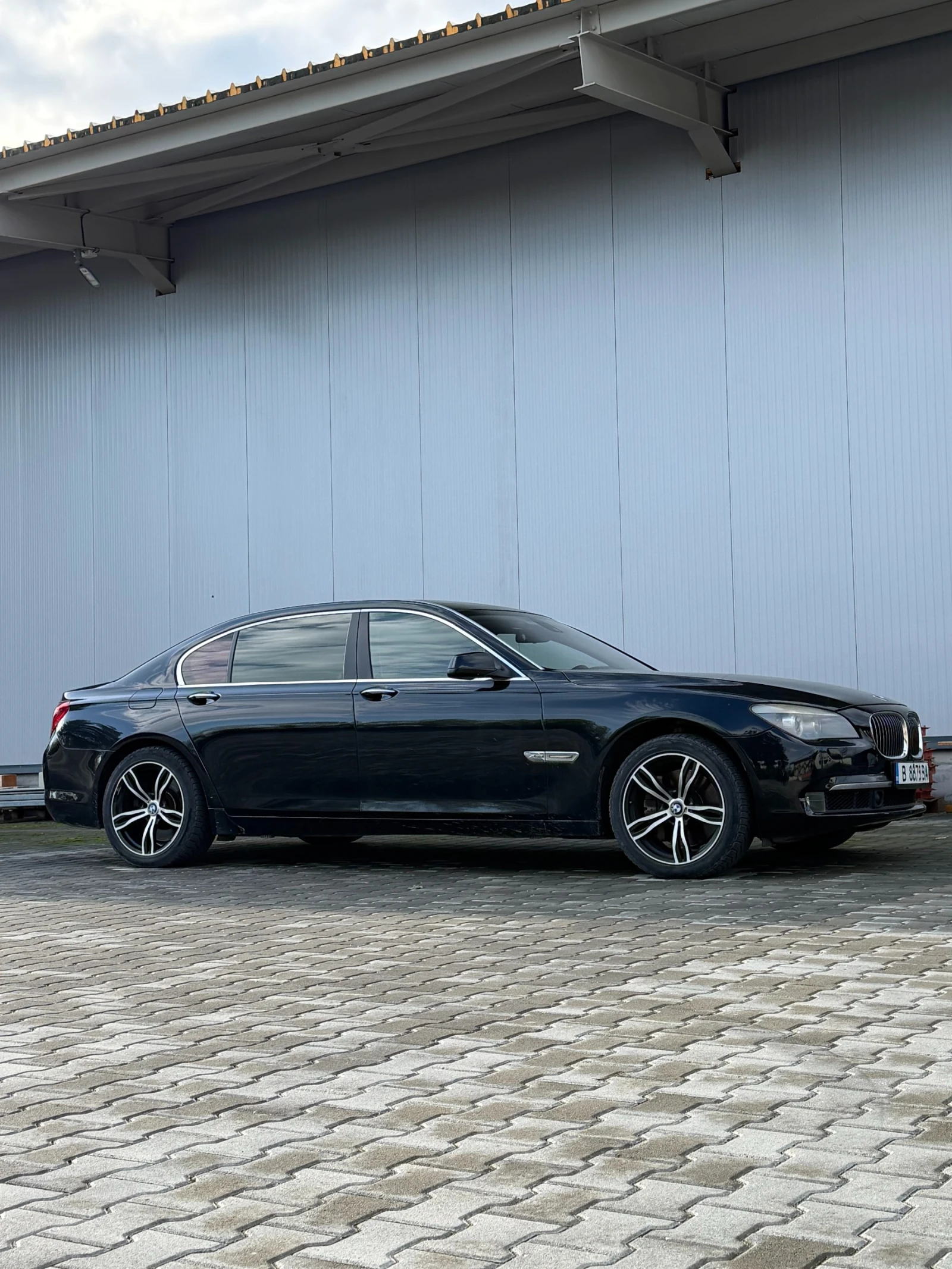 BMW 750 Li XDrive - изображение 4