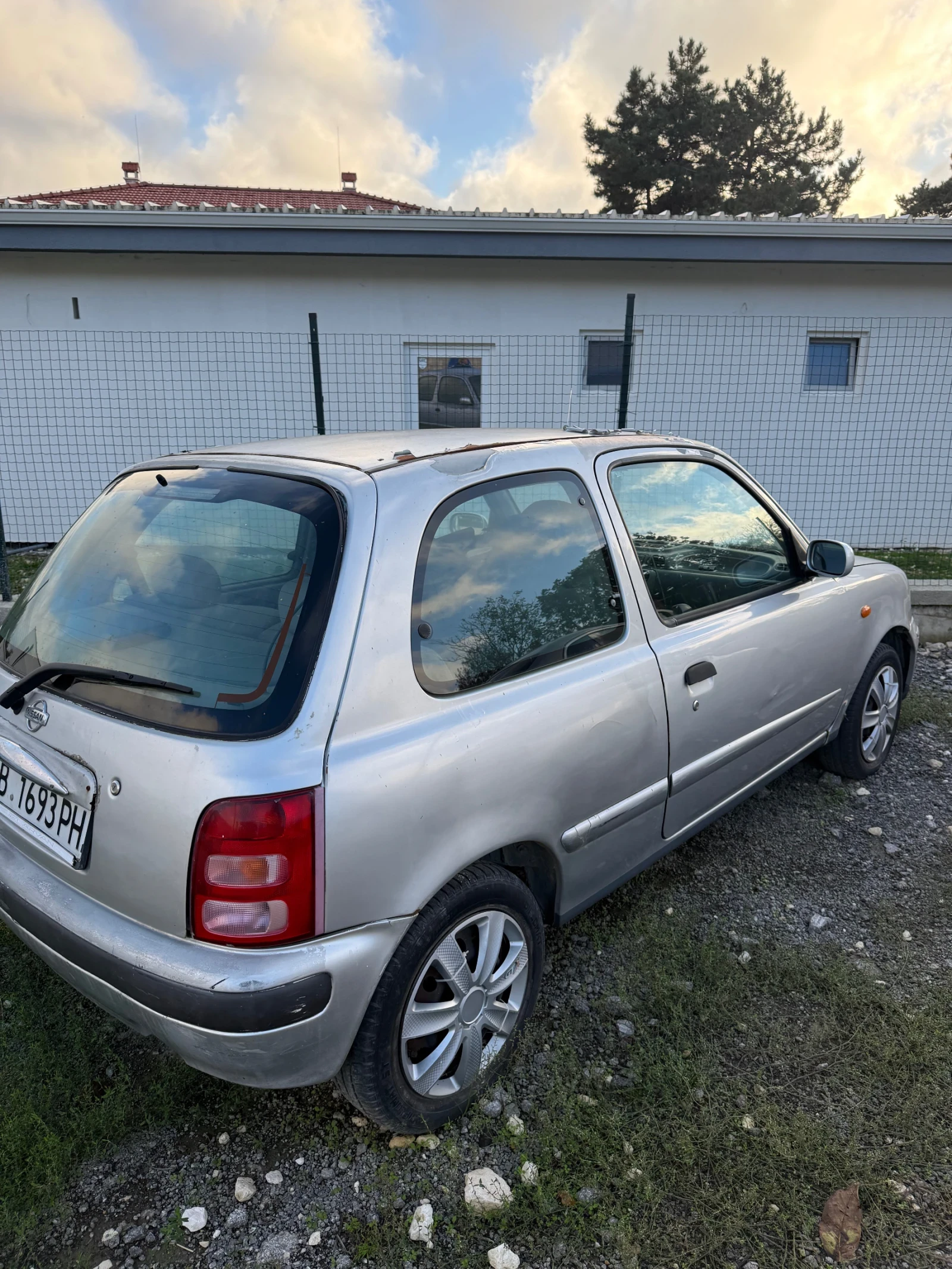 Nissan Micra 1.3 - изображение 3