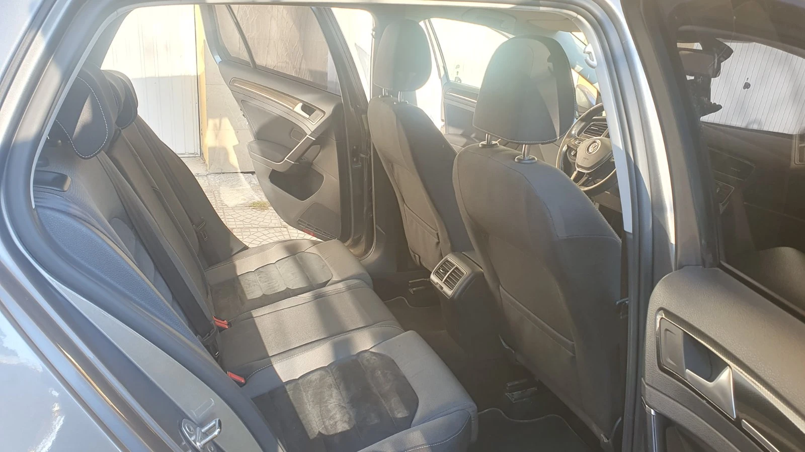 VW Golf 1, 4 TGI Highline / Avtomatic 6B, снимка 12 - Автомобили и джипове - 53829313