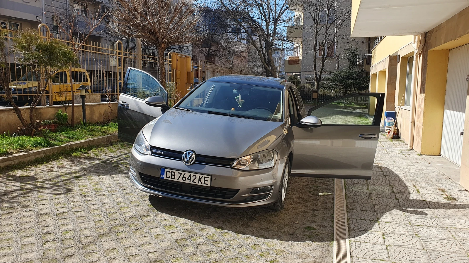 VW Golf 1, 4 TGI Highline / Avtomatic 6B