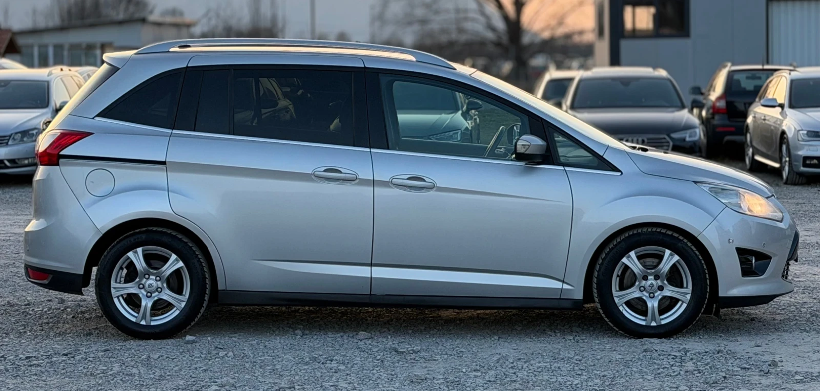 Ford Grand C-Max 1.6TDCi 116к.с * Камера* * Климатроник* , снимка 8 - Автомобили и джипове - 53840700