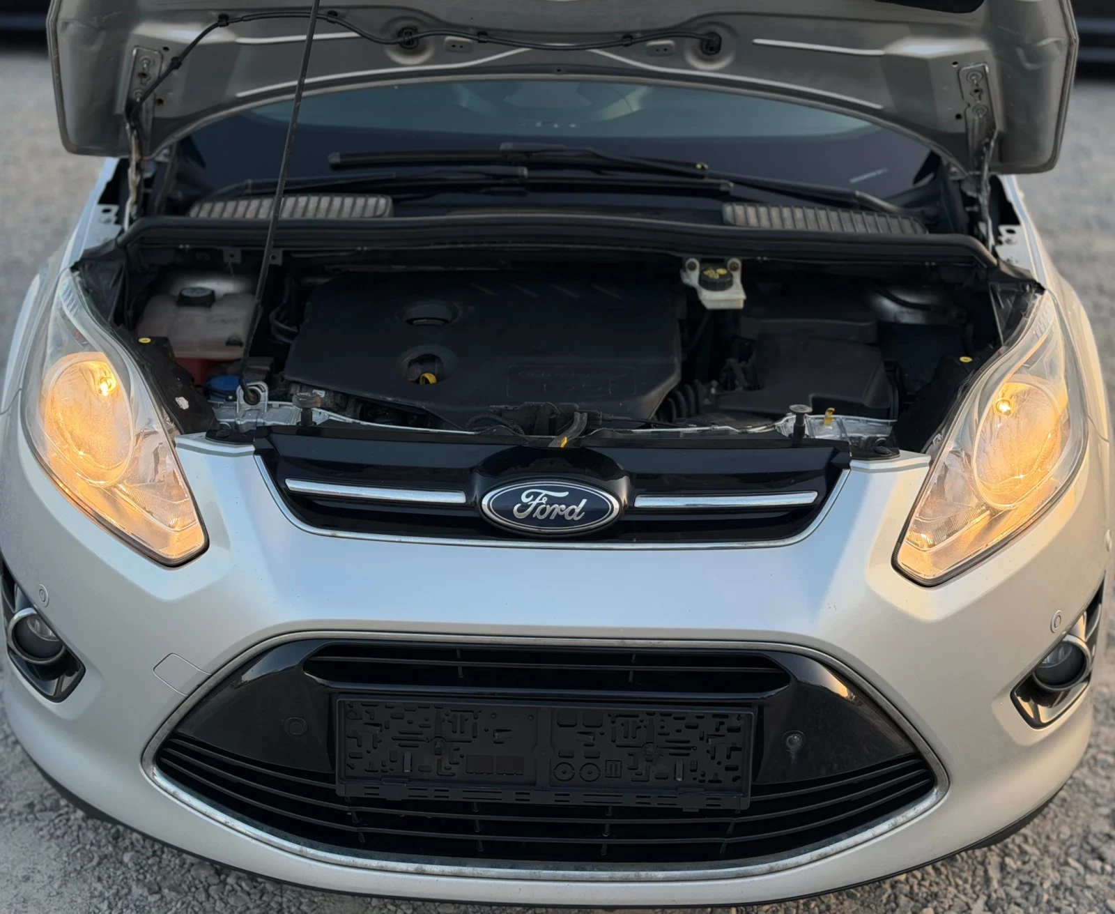 Ford Grand C-Max 1.6TDCi 116к.с * Камера* * Климатроник* , снимка 17 - Автомобили и джипове - 53840700