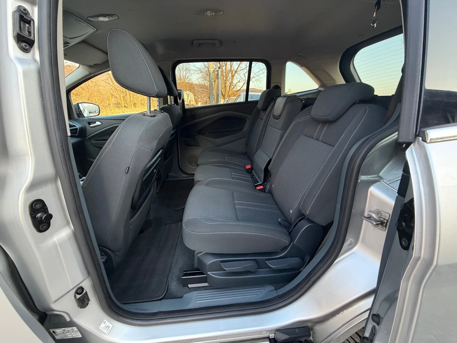 Ford Grand C-Max 1.6TDCi 116к.с * Камера* * Климатроник* , снимка 14 - Автомобили и джипове - 53840700