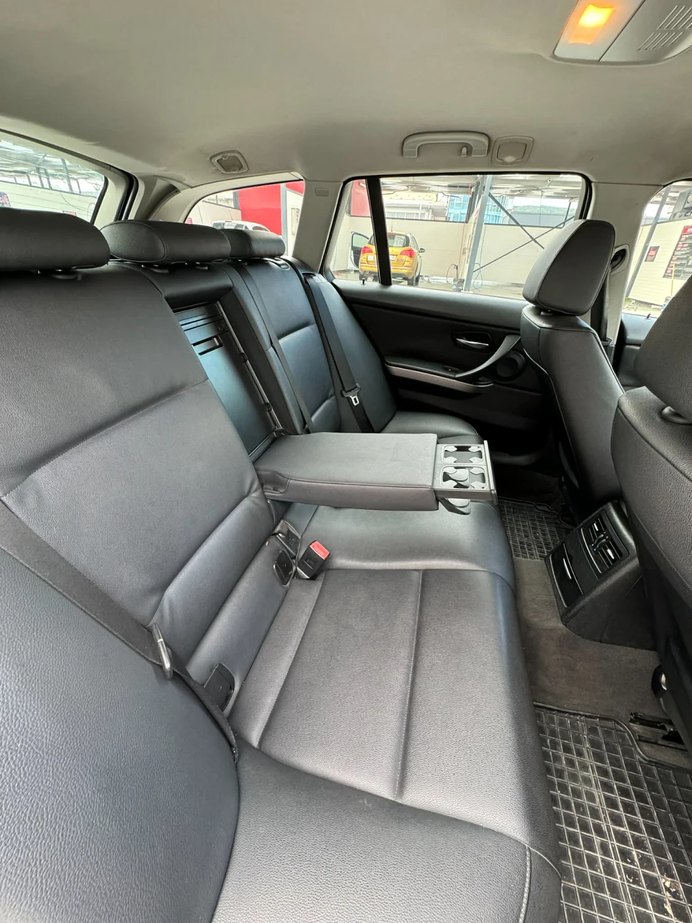 BMW 320 E91, снимка 15 - Автомобили и джипове - 53884537