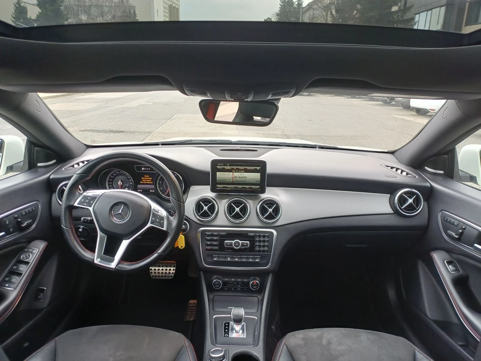 Mercedes-Benz CLA 45 AMG 4Matic , снимка 13 - Автомобили и джипове - 53998204