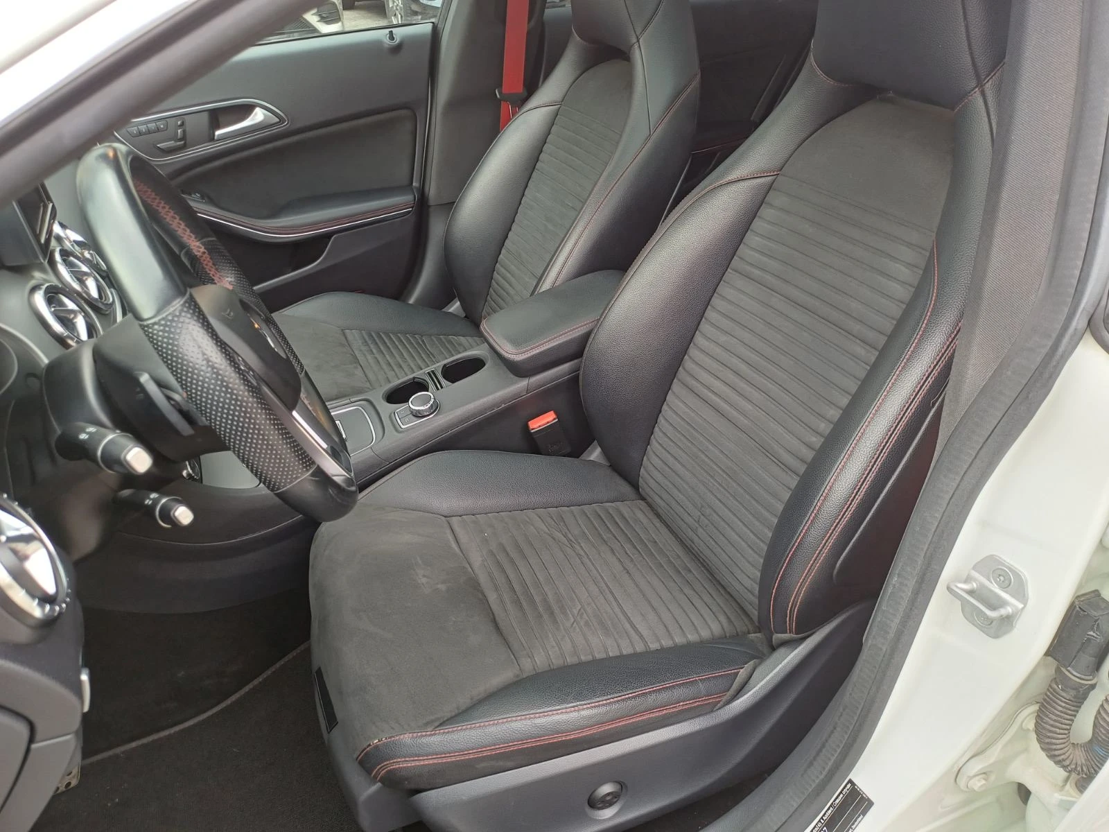 Mercedes-Benz CLA 45 AMG 4Matic , снимка 10 - Автомобили и джипове - 53998204