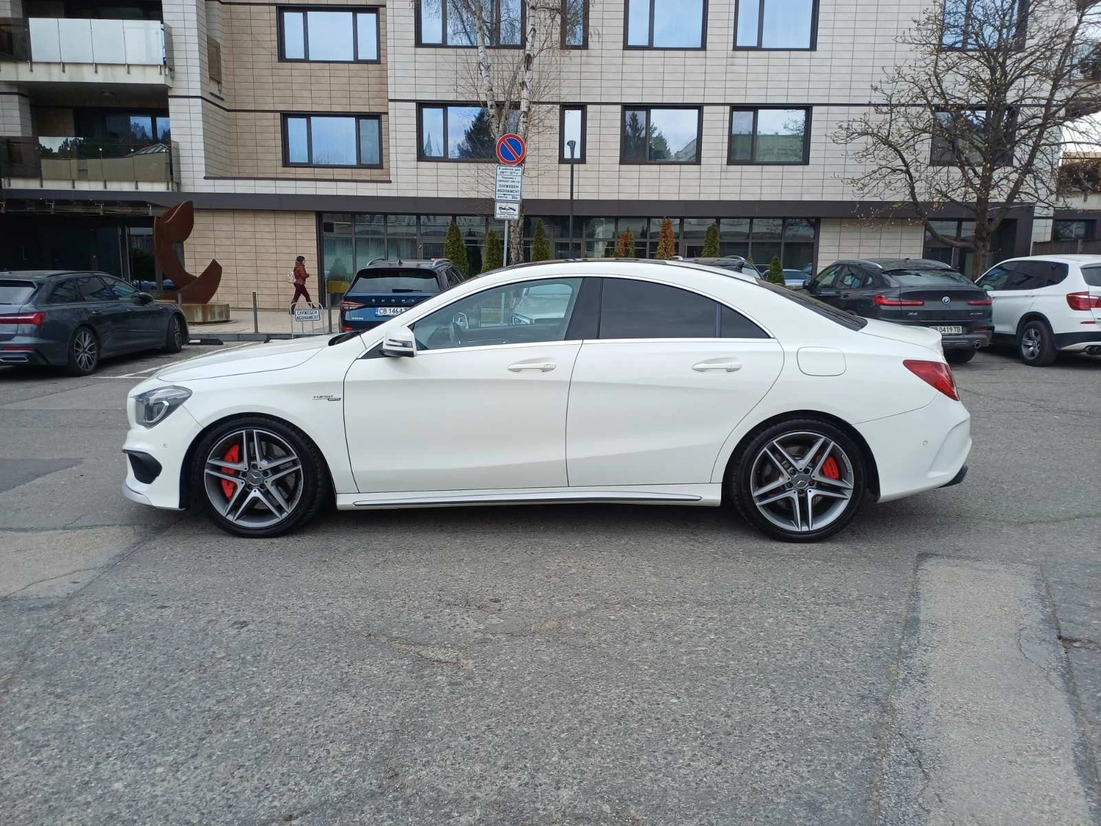 Mercedes-Benz CLA 45 AMG 4Matic , снимка 4 - Автомобили и джипове - 53998204