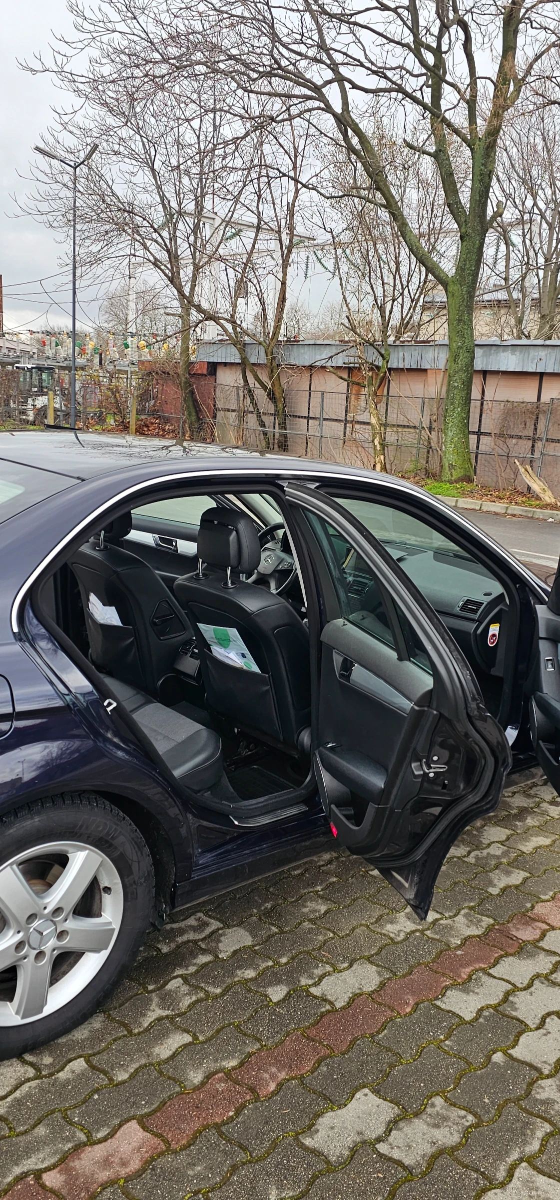 Mercedes-Benz C 220 Ръчка , снимка 6 - Автомобили и джипове - 54017653