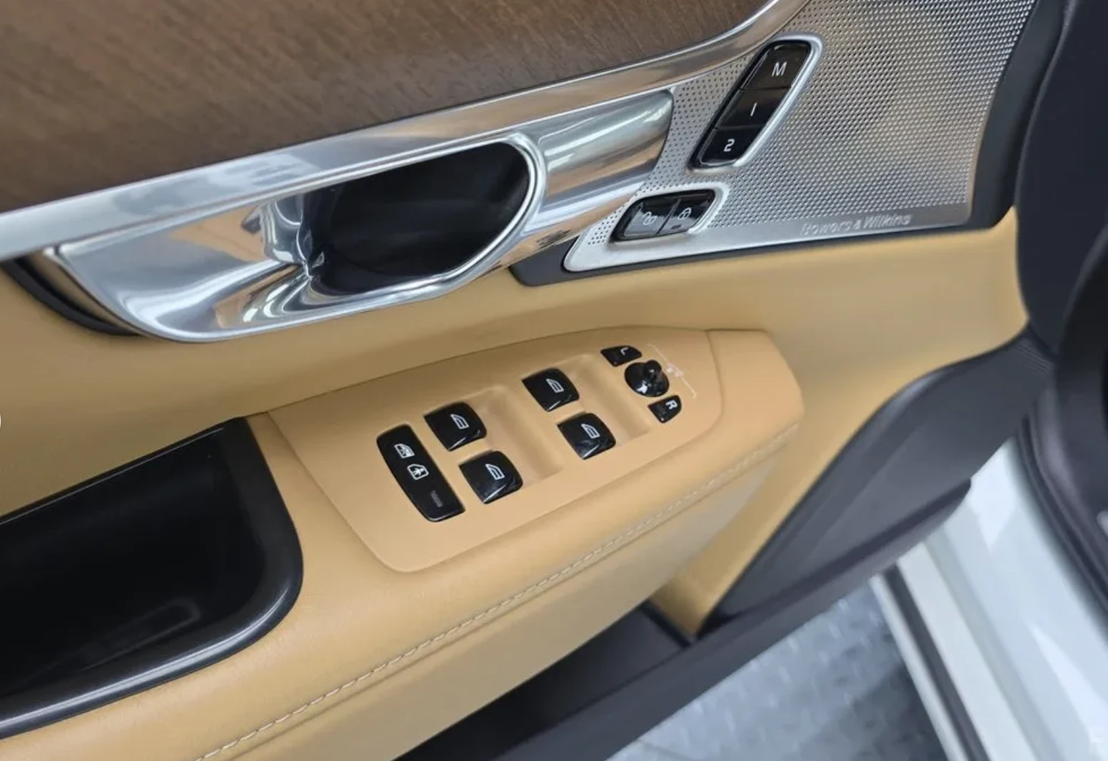 Volvo S90 AWD* INSCRIPTION* 360* ПОДГРЕВ* ОБДУХВАНЕ* НАВИ* H, снимка 14 - Автомобили и джипове - 54117064