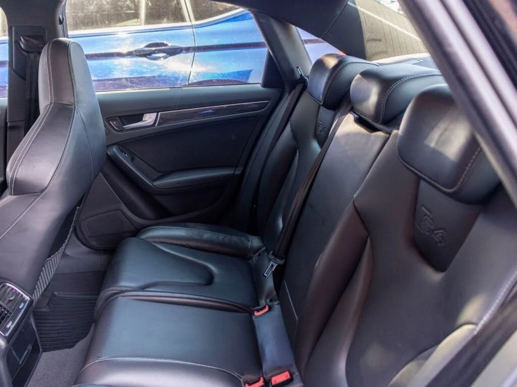 Audi S4 Premium* Manual* AвтоКредит * (ЦЕНА ДО БГ), снимка 17 - Автомобили и джипове - 54269891