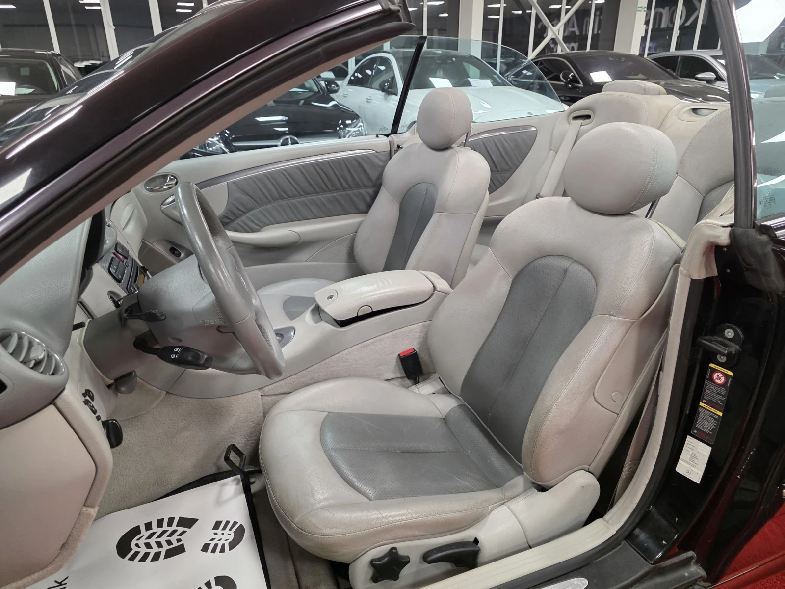 Mercedes-Benz CLK 320 | Avangarde | Cabrio | Напълно обслужен , снимка 8 - Автомобили и джипове - 54386409