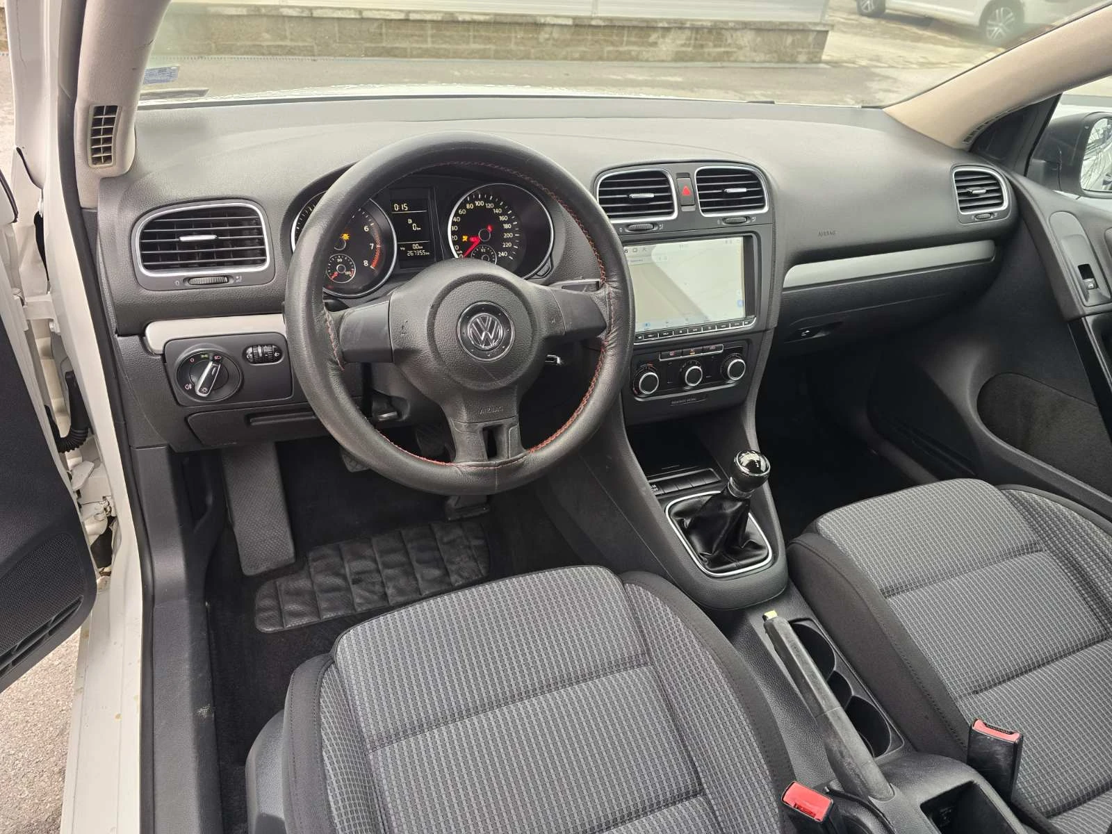 VW Golf 1.4 i, снимка 7 - Автомобили и джипове - 54600903