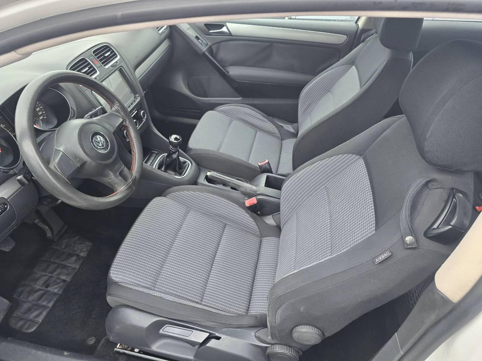 VW Golf 1.4 i, снимка 6 - Автомобили и джипове - 54600903