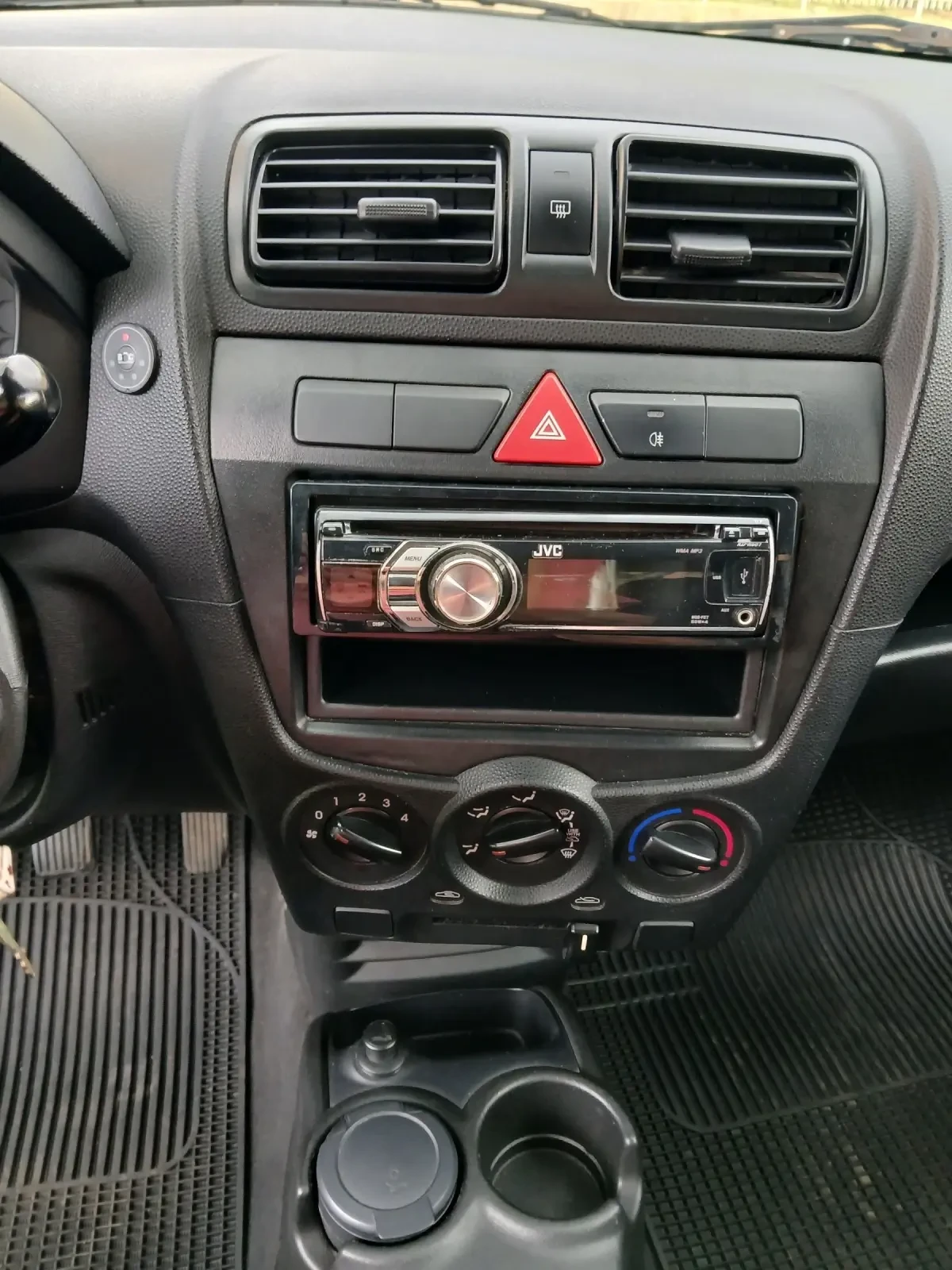 Kia Picanto 1.0i / GAS, снимка 9 - Автомобили и джипове - 54917467