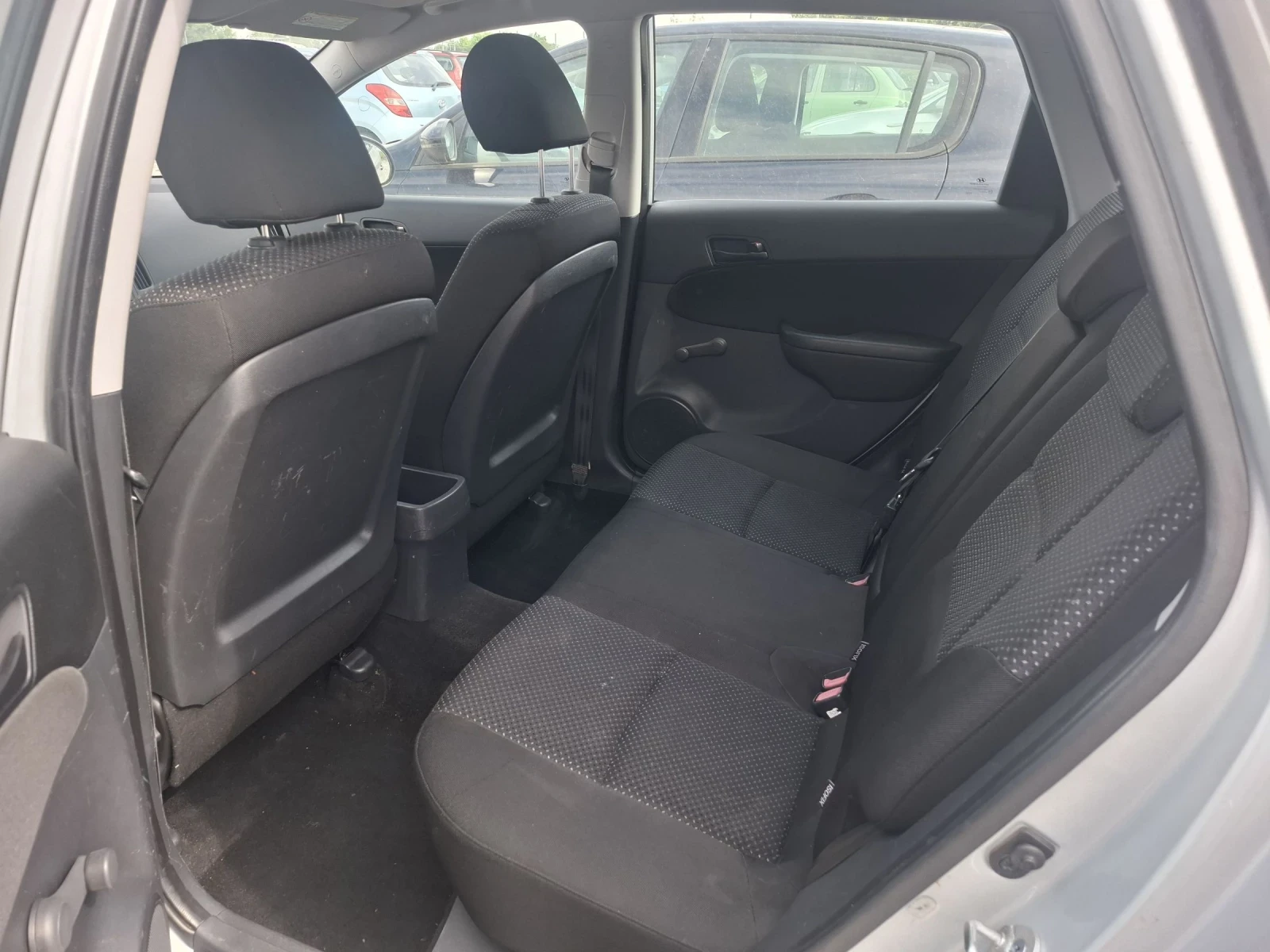 Hyundai I30 1.4 Бензин, снимка 6 - Автомобили и джипове - 55012840