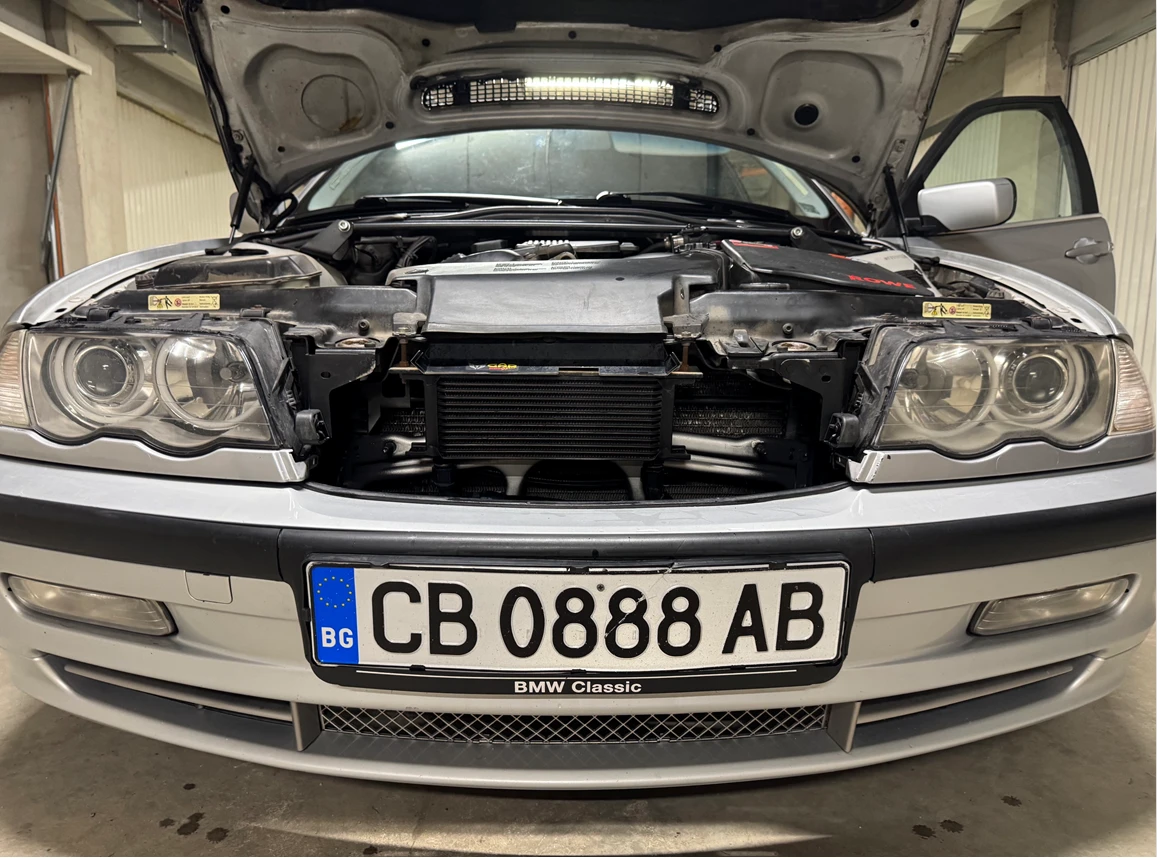 BMW 330, снимка 7 - Автомобили и джипове - 55379036