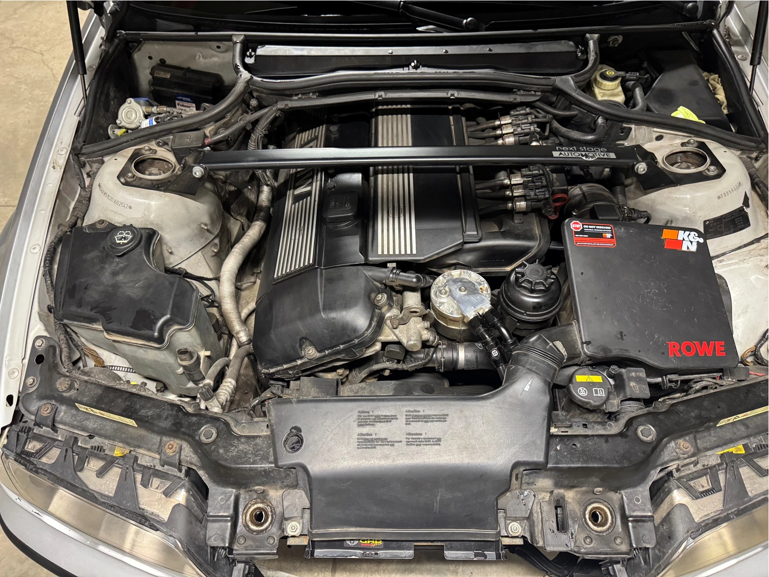 BMW 330, снимка 8 - Автомобили и джипове - 55379036