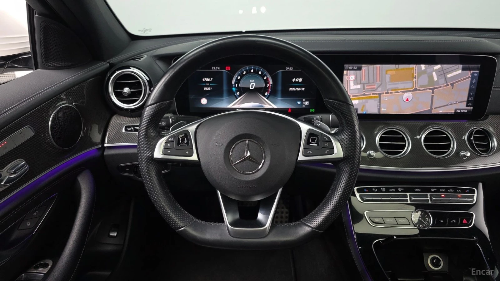 Mercedes-Benz E 300 AMG* 4MATIC* ПОДГРЕВ* КОЖА* ПАНОРАМА* 360* , снимка 12 - Автомобили и джипове - 55502110