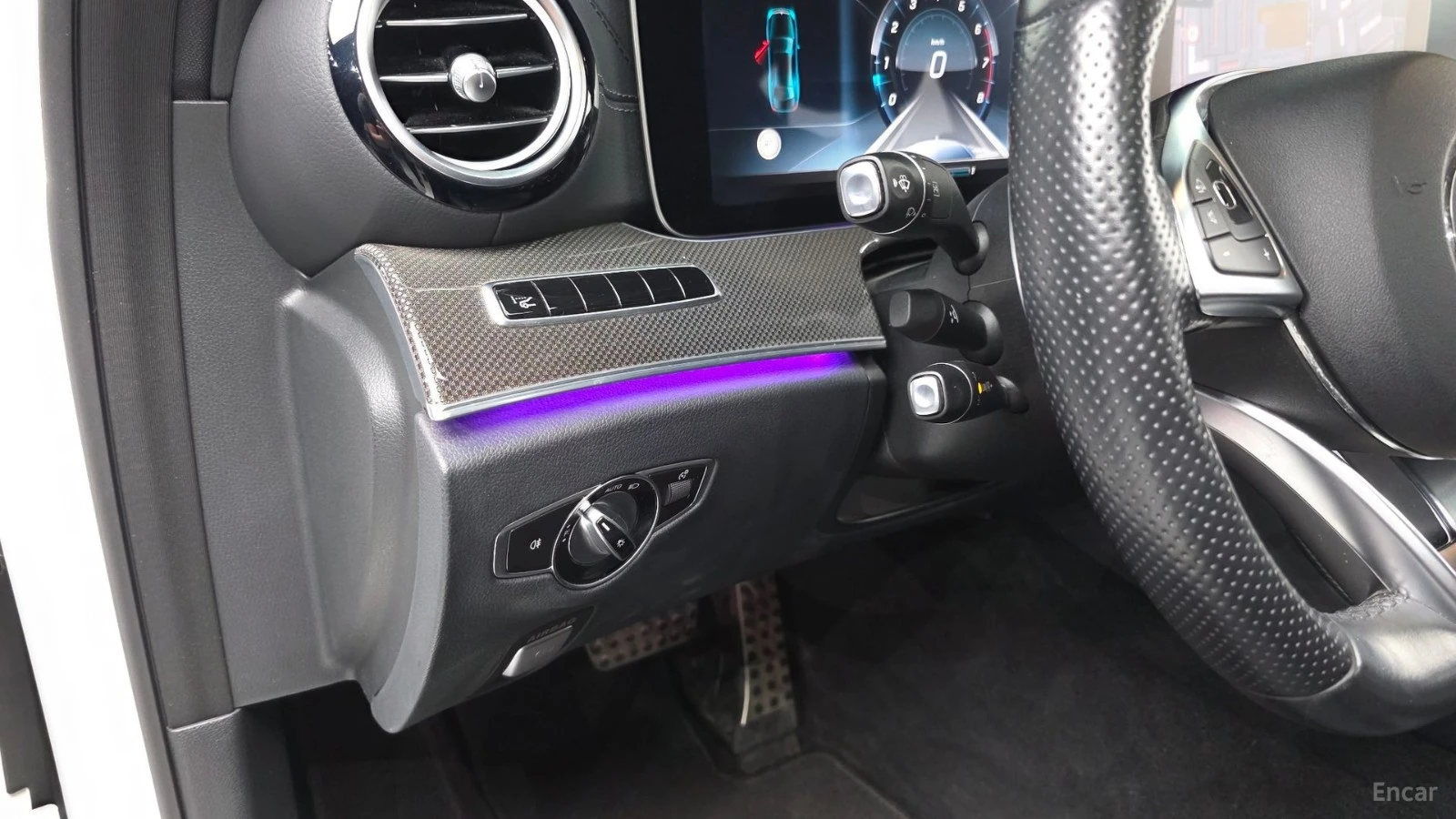 Mercedes-Benz E 300 AMG* 4MATIC* ПОДГРЕВ* КОЖА* ПАНОРАМА* 360* , снимка 11 - Автомобили и джипове - 55502110