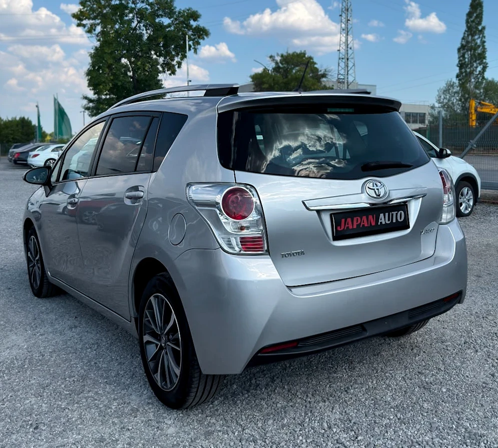 Toyota Verso 1.8 бензин 2ри фейс! Топ! С гаранция!, снимка 4 - Автомобили и джипове - 55565174