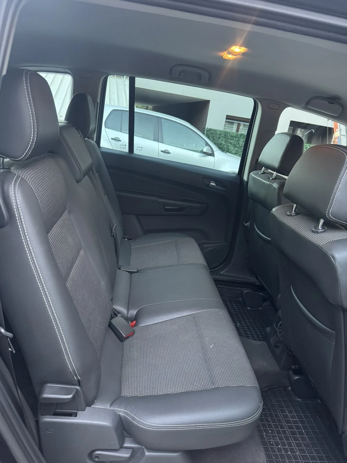 Opel Zafira FACELIFT/TOP/7 Места/ECO, снимка 11 - Автомобили и джипове - 56107458