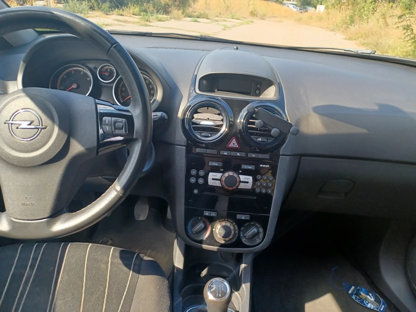 Opel Corsa 1.3, снимка 4 - Автомобили и джипове - 56410950