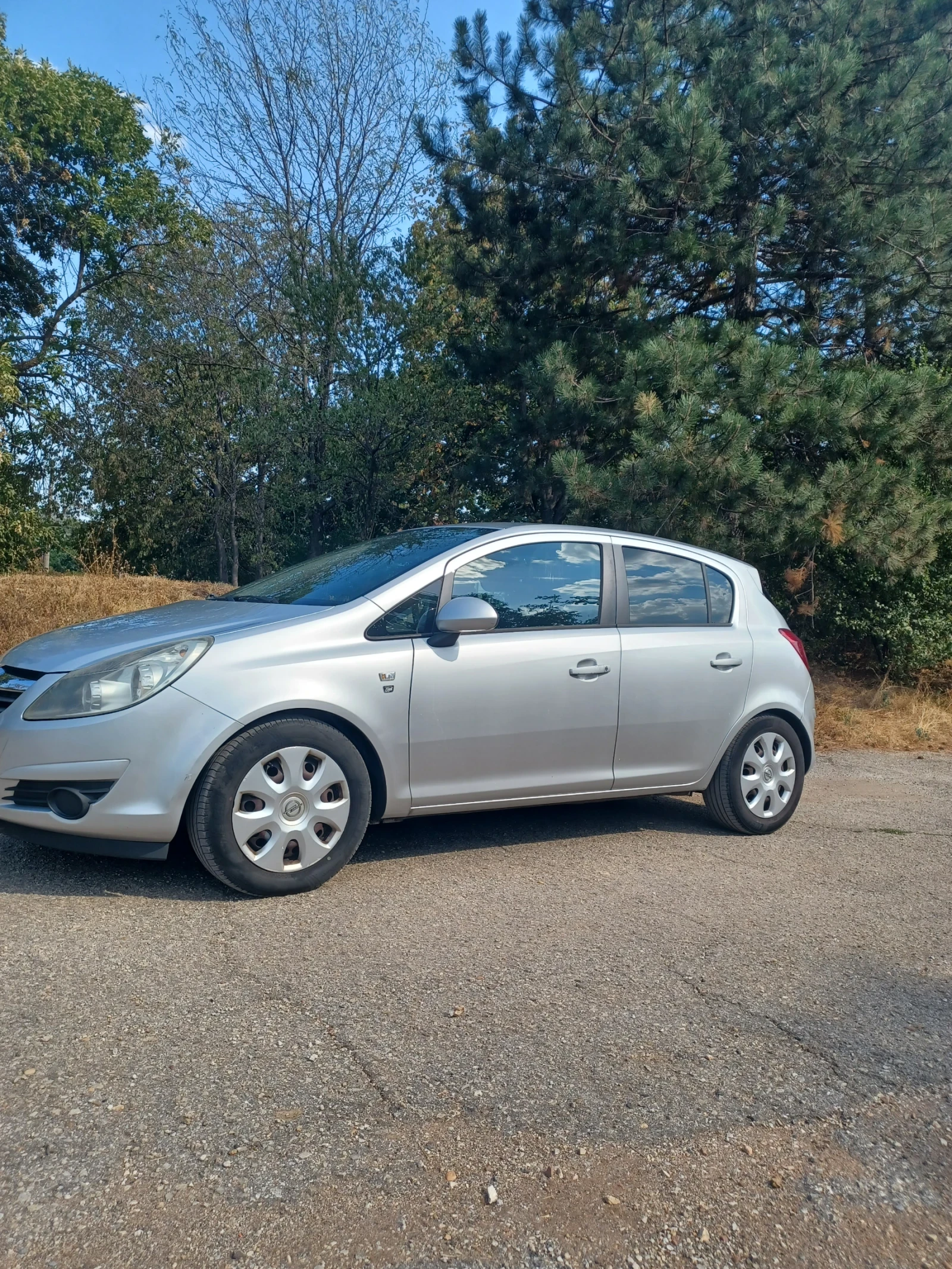 Opel Corsa 1.3, снимка 10 - Автомобили и джипове - 56410950