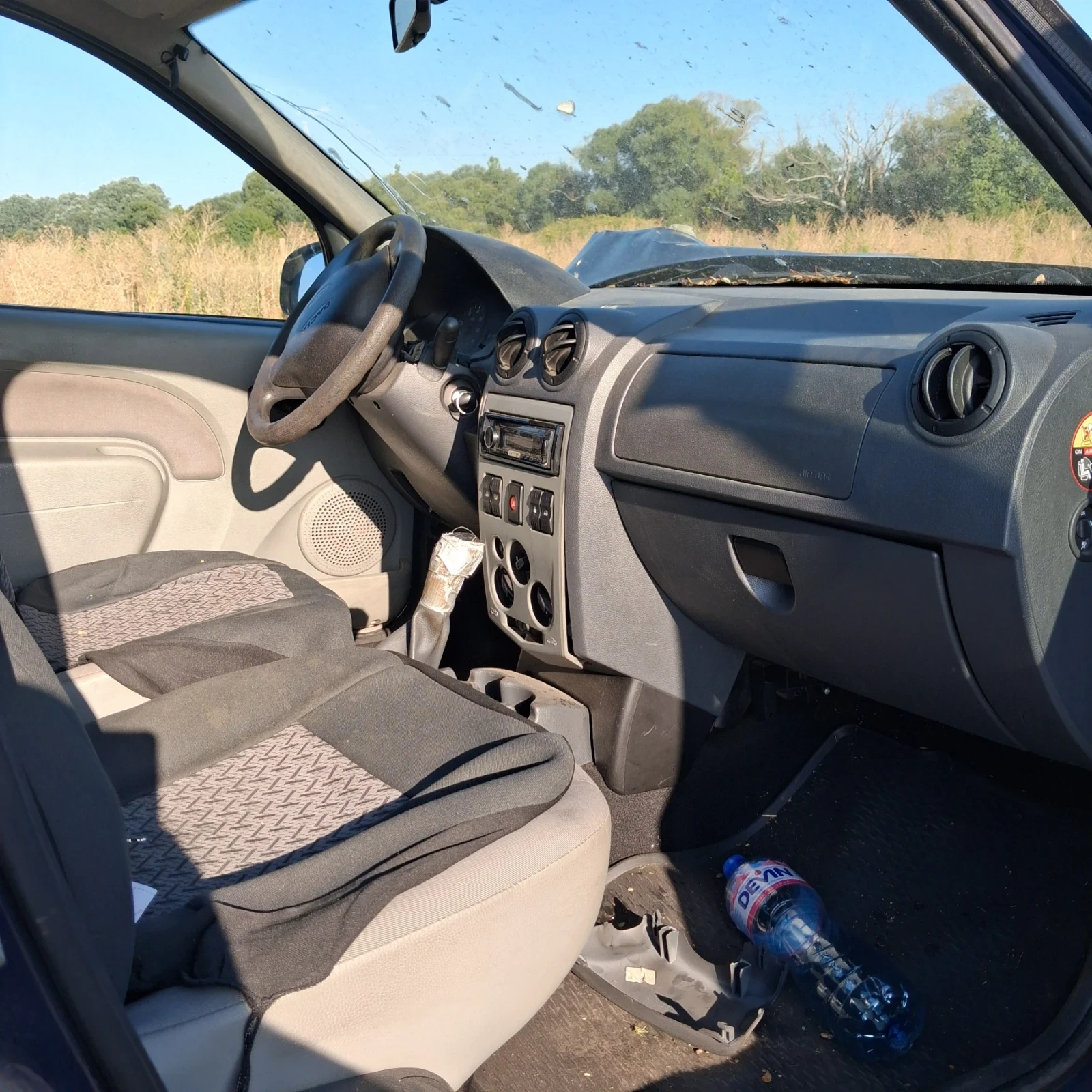 Dacia Logan 1.4i  на части, снимка 5 - Автомобили и джипове - 56706190