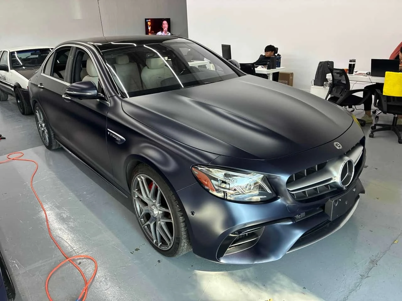 Mercedes-Benz E 63 AMG  S * CARFAX *  | Mobile.bg � ����������� 3
