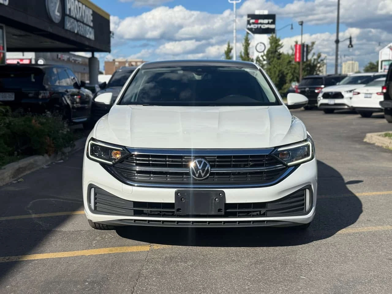 VW Jetta / HIGHLINE / ДИСТРОНИК / ПОДГРЕВИ / ОБДУХВАНЕ , снимка 4 - Автомобили и джипове - 56223783
