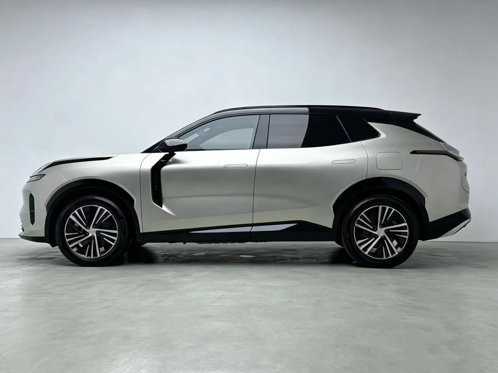 LynkCo 08 EM-P FWD 39.6KWH Pro | Mobile.bg � ����������� 10