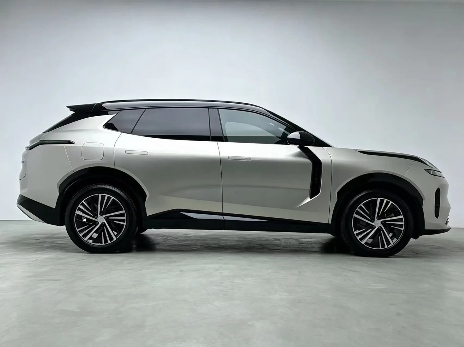 LynkCo 08 EM-P FWD 39.6KWH Pro | Mobile.bg � ����������� 9