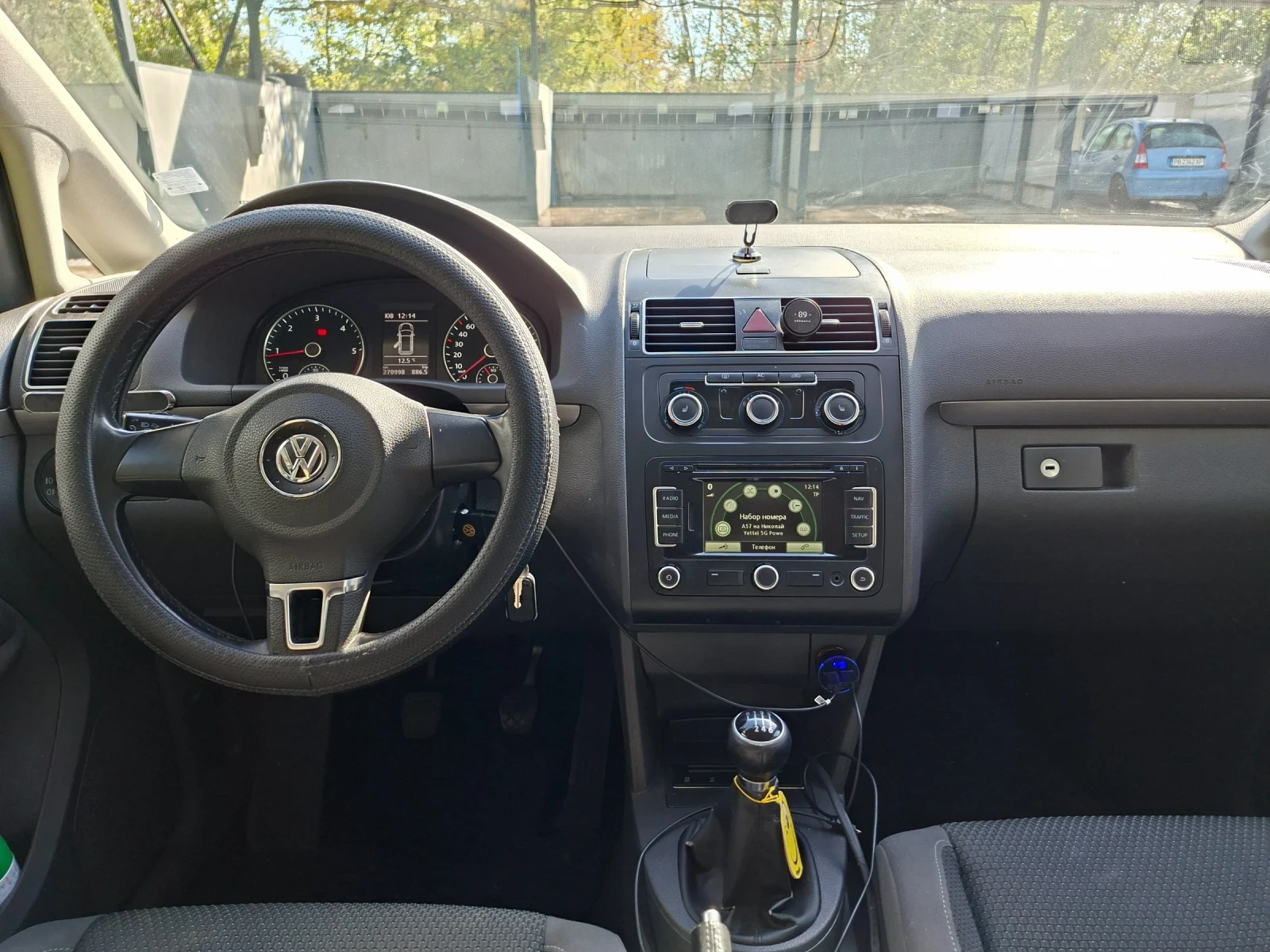 VW Touran, снимка 17 - Автомобили и джипове - 56634662