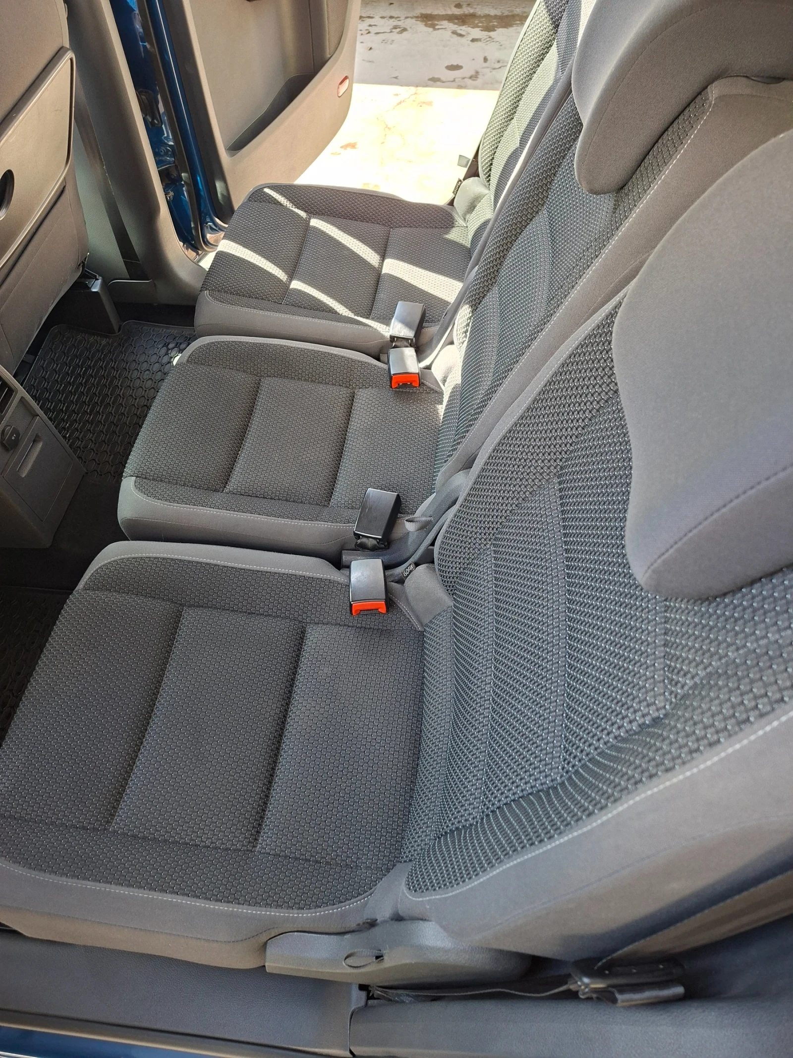 VW Touran, снимка 6 - Автомобили и джипове - 56634662