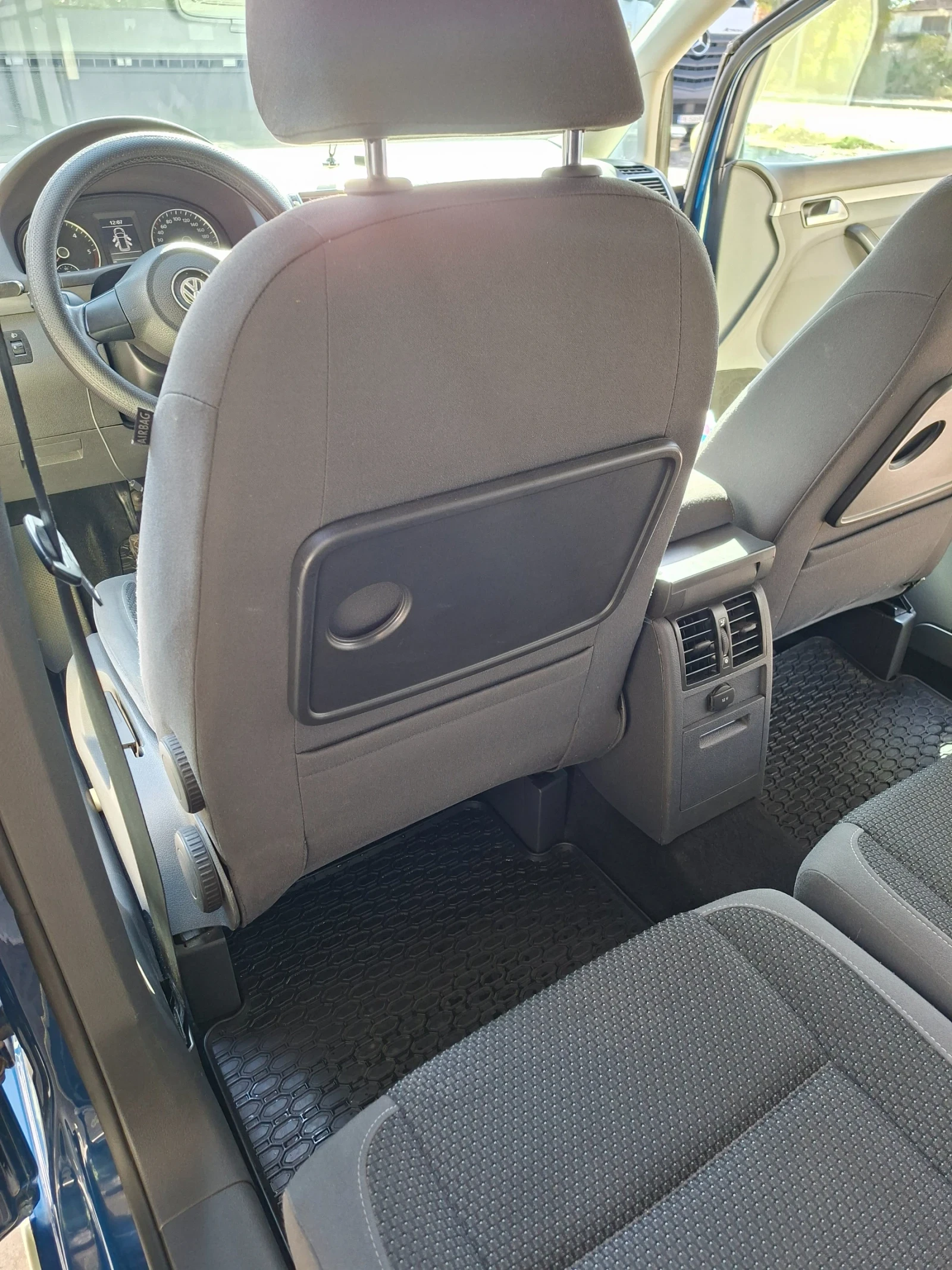VW Touran, снимка 7 - Автомобили и джипове - 56634662