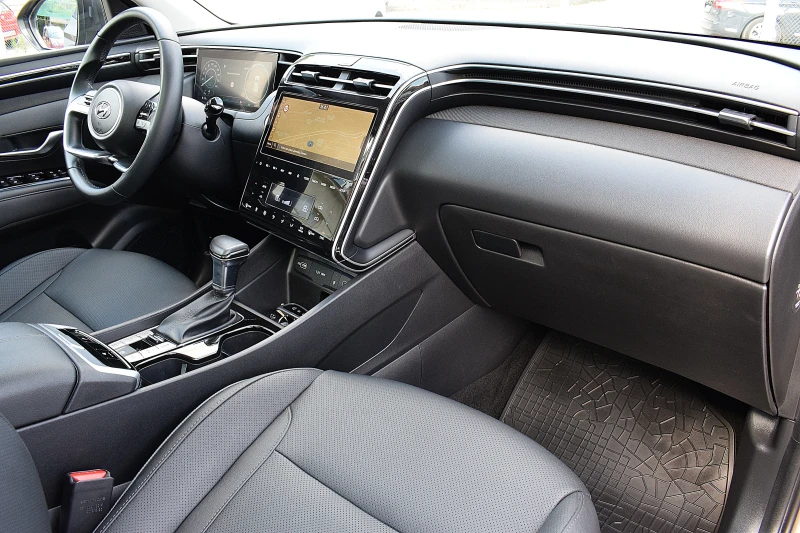 Hyundai Tucson 1.6ШВЕЙЦАРИЯ-БГ.МЕНЮ/ДИСТРОНИК/48V/4X4, снимка 14 - Автомобили и джипове - 52379056