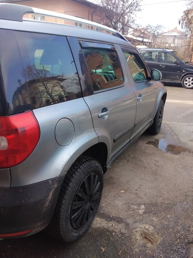 Skoda Yeti, снимка 8 - Автомобили и джипове - 48961086