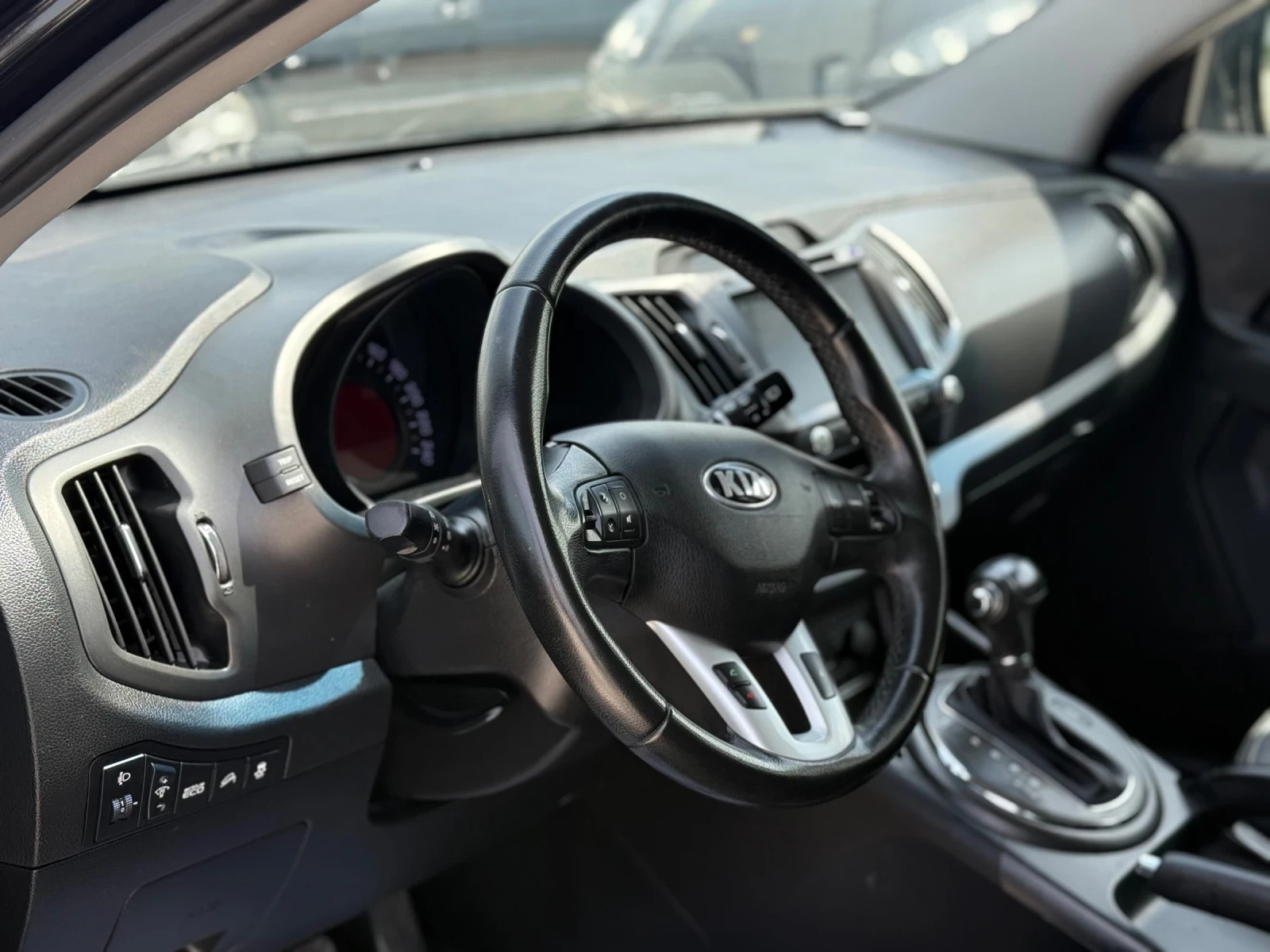Kia Sportage 2.0, 4x4. - изображение 10