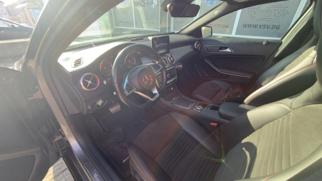 Mercedes-Benz GLA 200, снимка 7 - Автомобили и джипове - 54552082