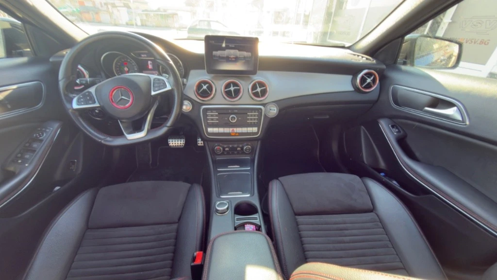 Mercedes-Benz GLA 200, снимка 4 - Автомобили и джипове - 54552082