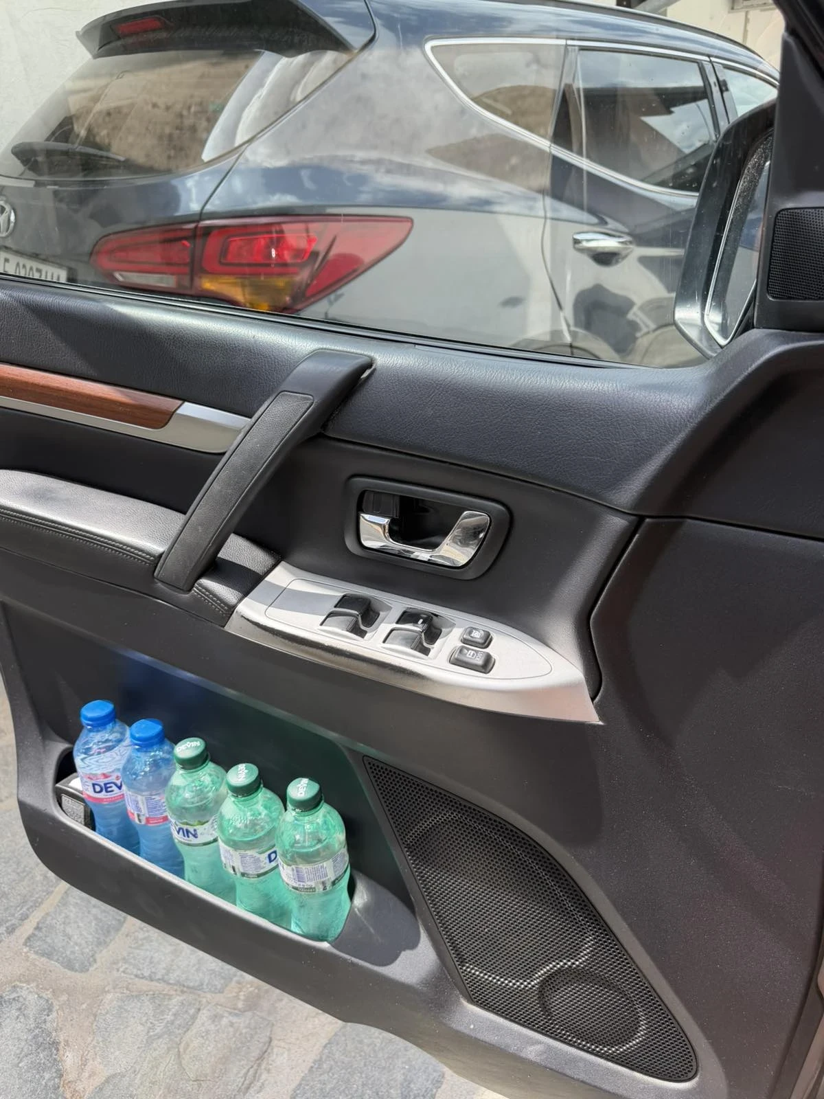 Mitsubishi Pajero, снимка 8 - Автомобили и джипове - 55875636