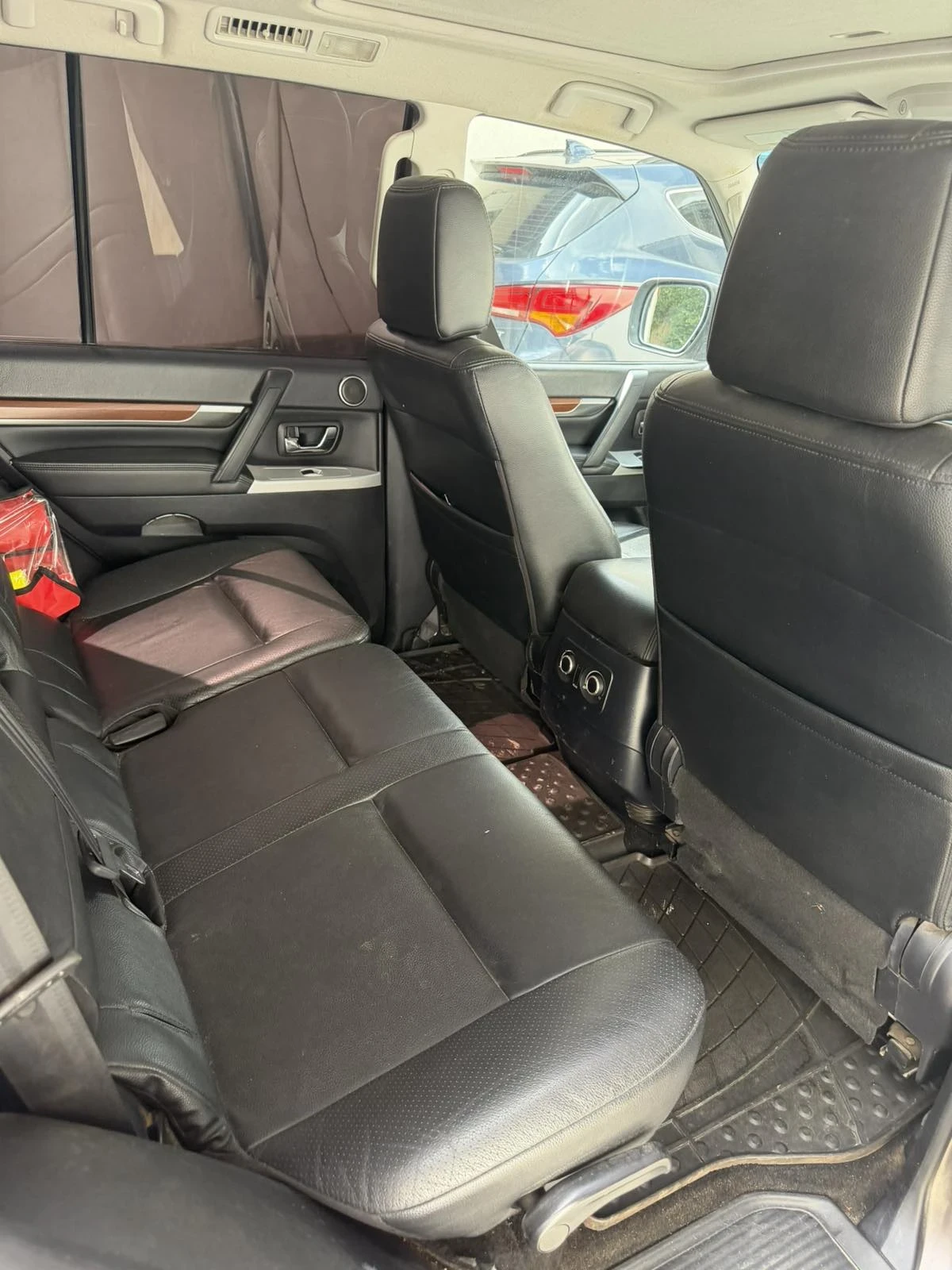Mitsubishi Pajero, снимка 10 - Автомобили и джипове - 55875636
