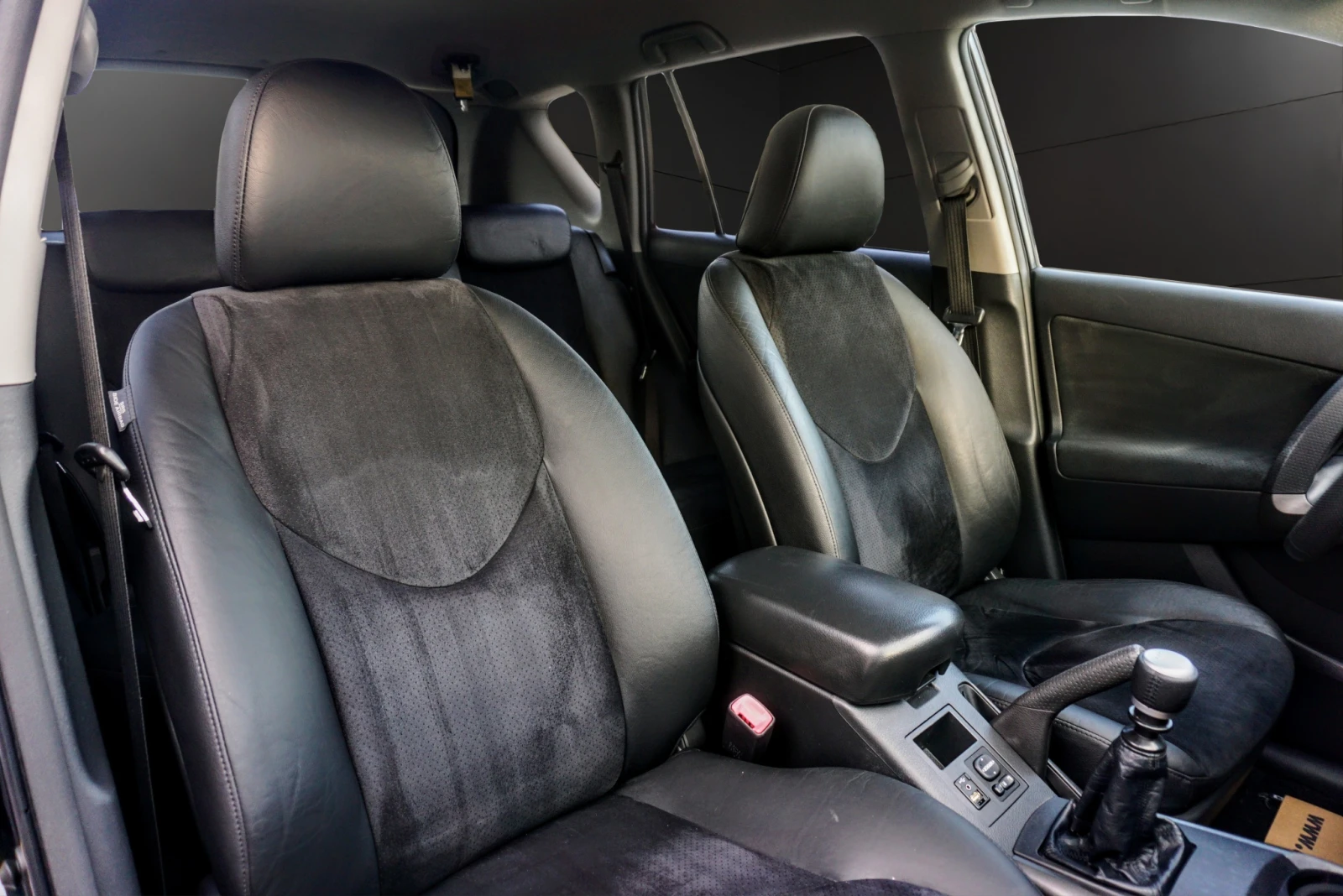 Toyota Rav4 2.2 D-4D LOUNGE, снимка 11 - Автомобили и джипове - 56072128